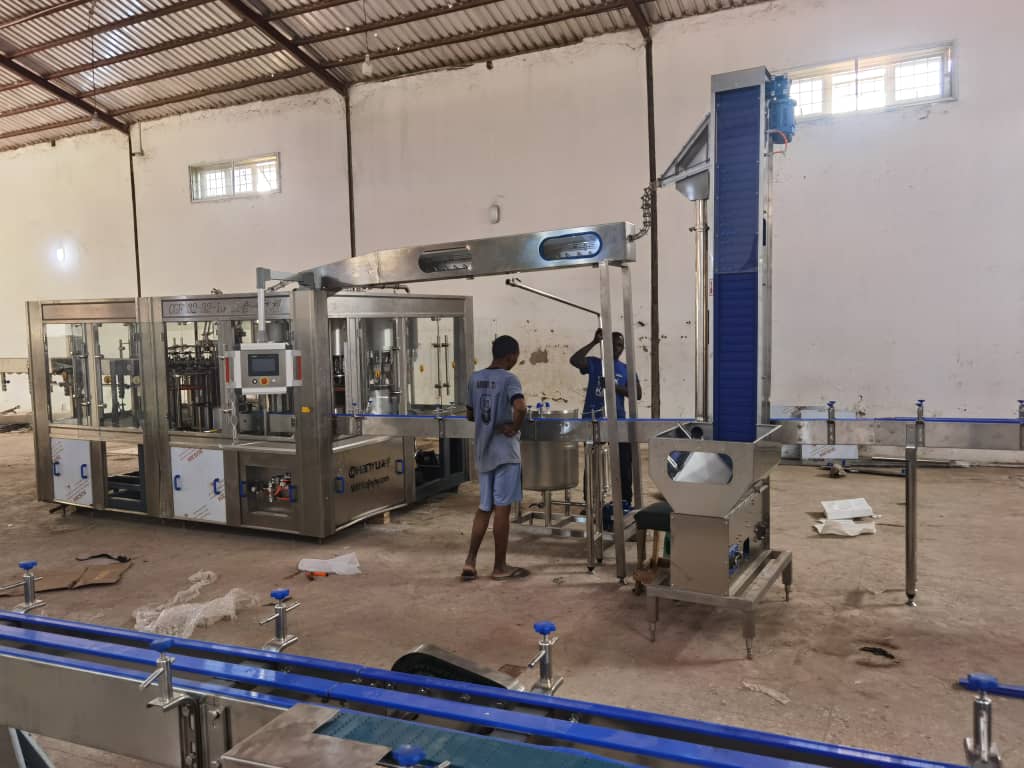 Installation of full automatic six cavity blowing machine and full automatic water line