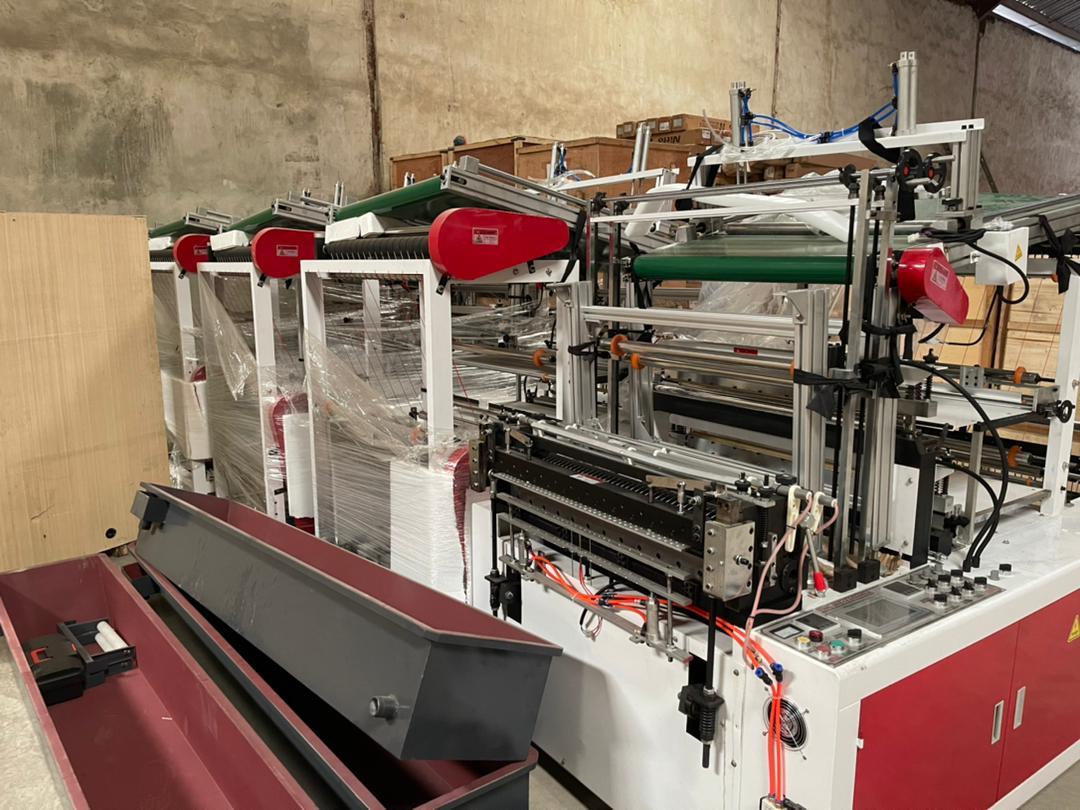 Cutting machine for nylon