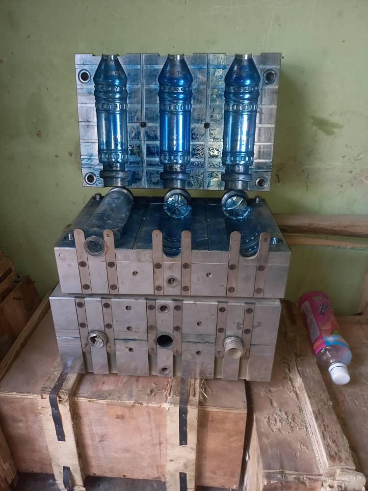 3 cavities mold